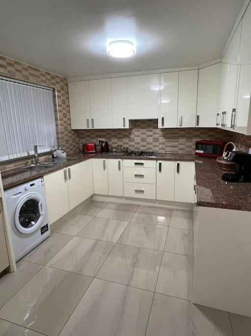 Gated Home Close To Birmingham City Centre Екстериор снимка